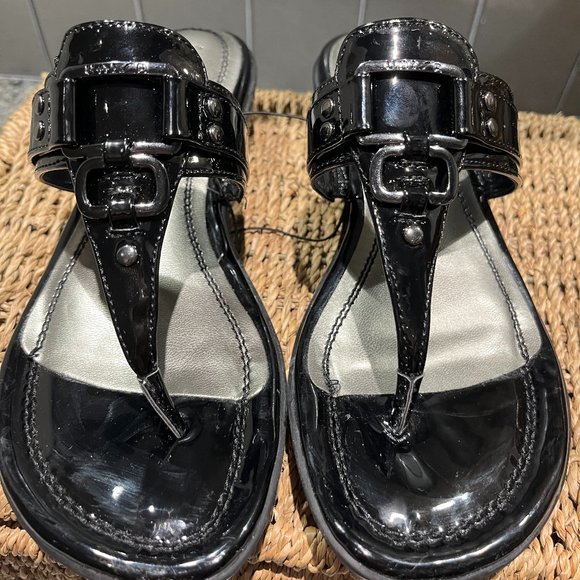NEW UNISA Sandals NWT Size 7 1/2M NEW Black Patent Man Made NEW - Picture 3 of 11